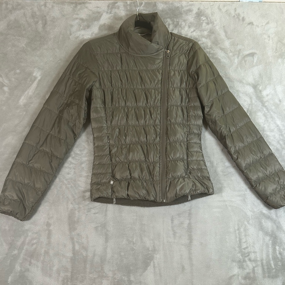 Athleta downalicious jacket - Picture 2 of 14